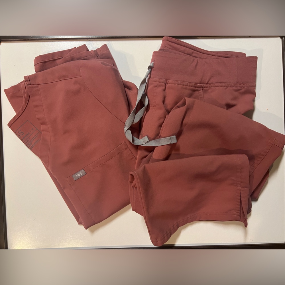 Dark cherry figs scrub set medium